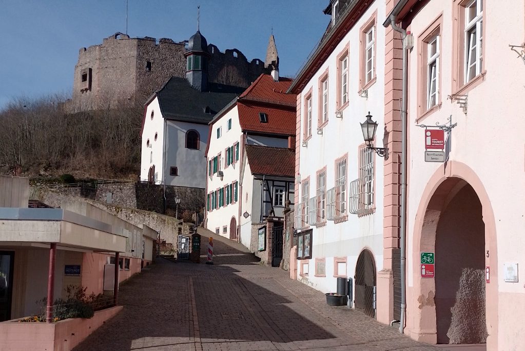 Blick richtung Burg Lindenfels von der Stadt aus